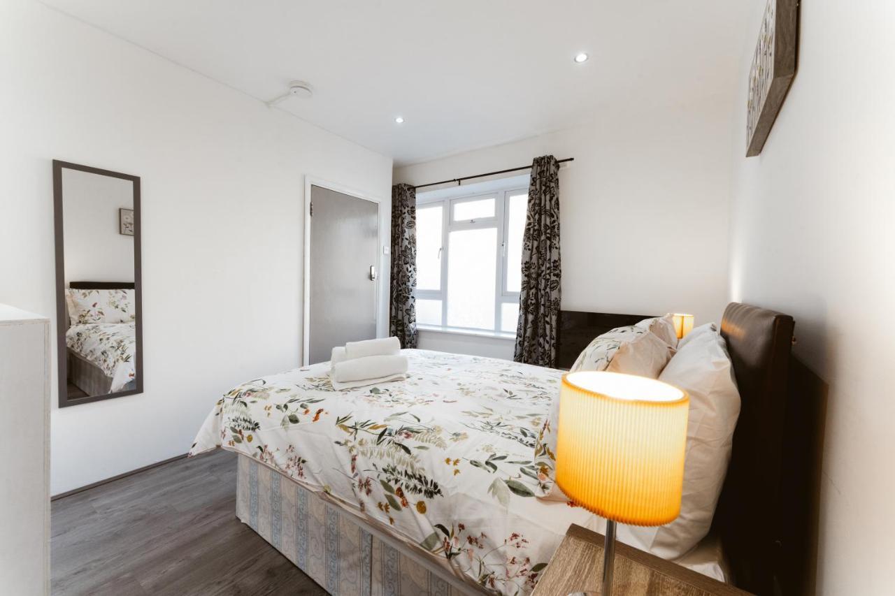 Stepney Green Beds To Stay 24 London Eksteriør bilde